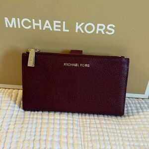 Michael Kors Pebble Leather wallet phone holder